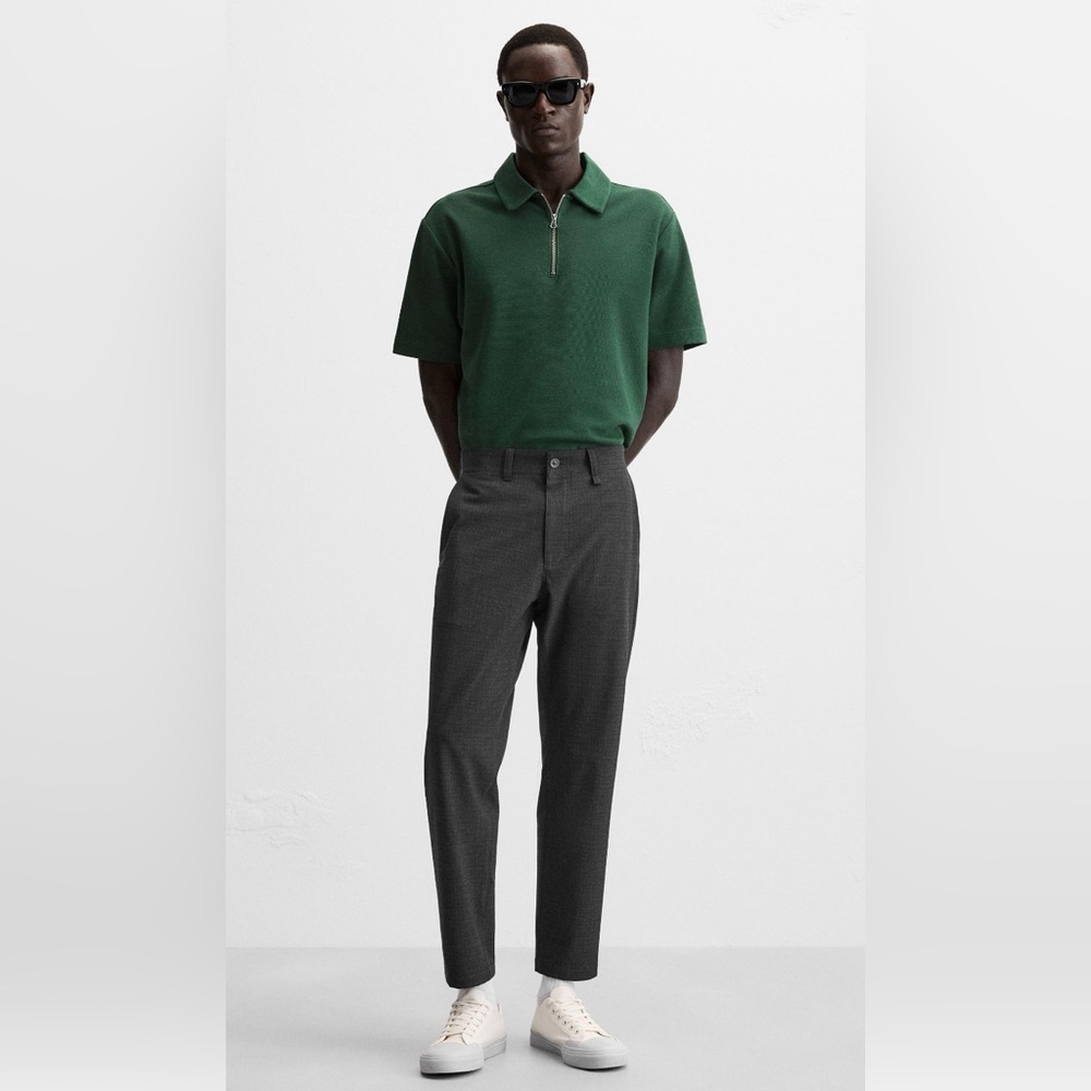 Zara Men's Textured Stretch Pants
Dark Gray Size: Waist 38 Length 32 Zara
